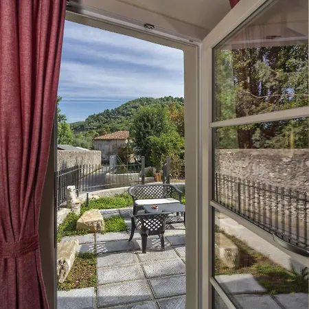 Art Gallery Bed and Breakfast 3*