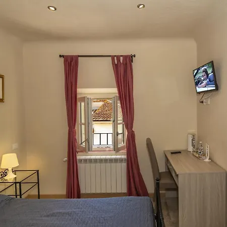 Art Gallery Bed & Breakfast 3*